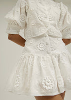 Falda-Short Laney con Apliques Florales 3D | Blanco Island
