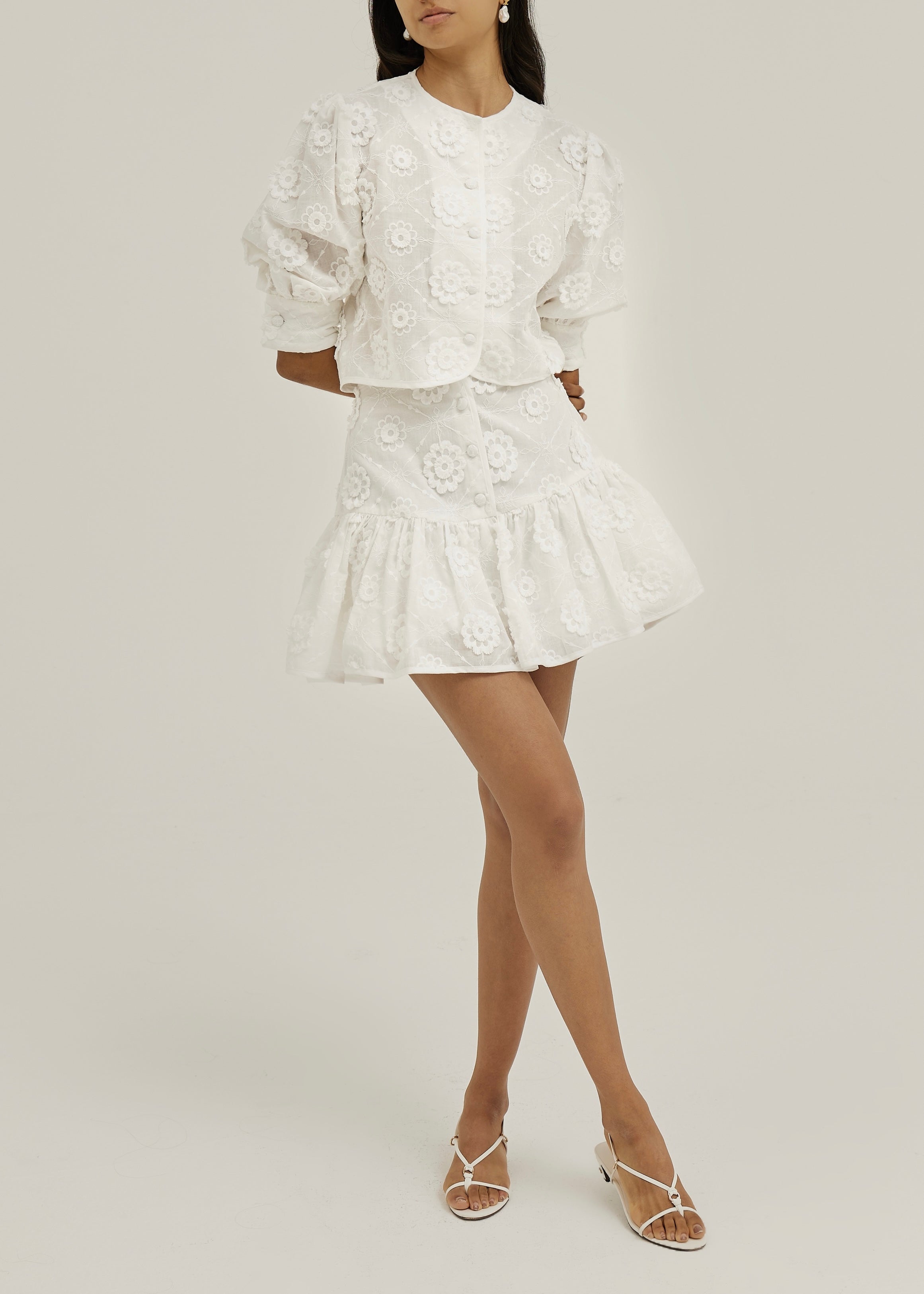 Blusa Laney con Apliques Florales 3D | Blanco Island