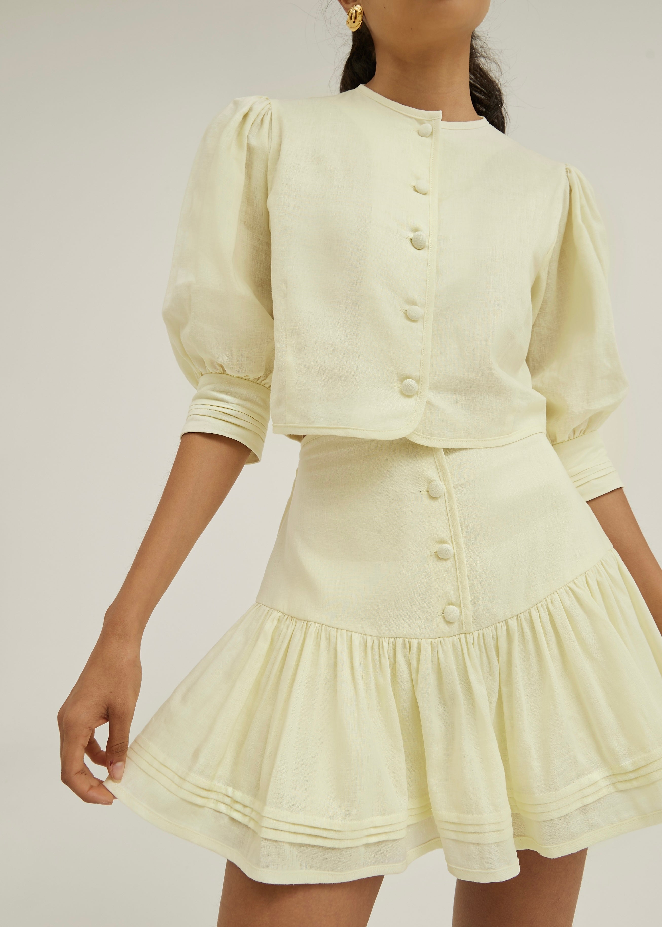 Falda-Short Laney de Lino con Volantes Escalonados | Amarillo Pastel