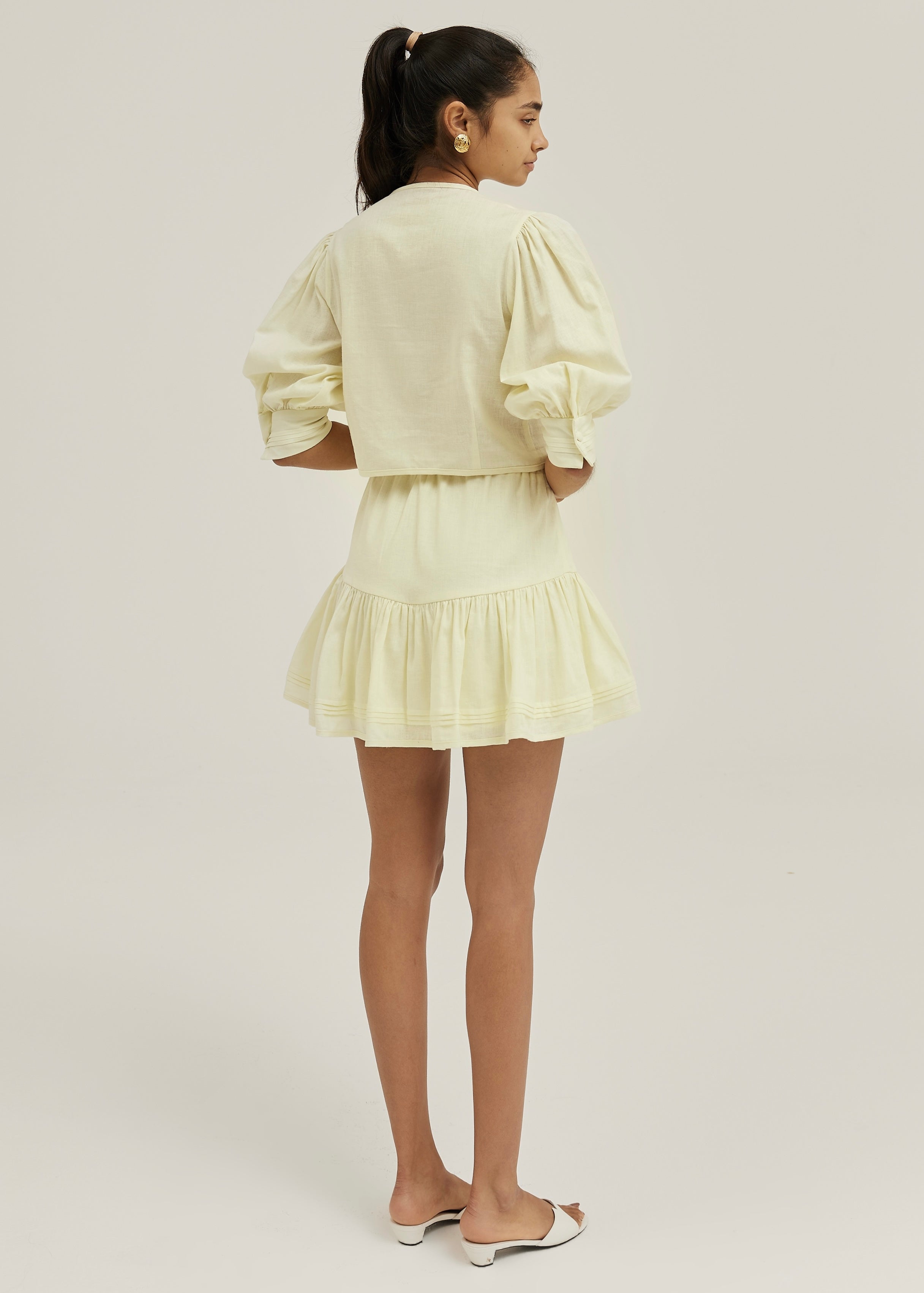 Falda-Short Laney de Lino con Volantes Escalonados | Amarillo Pastel