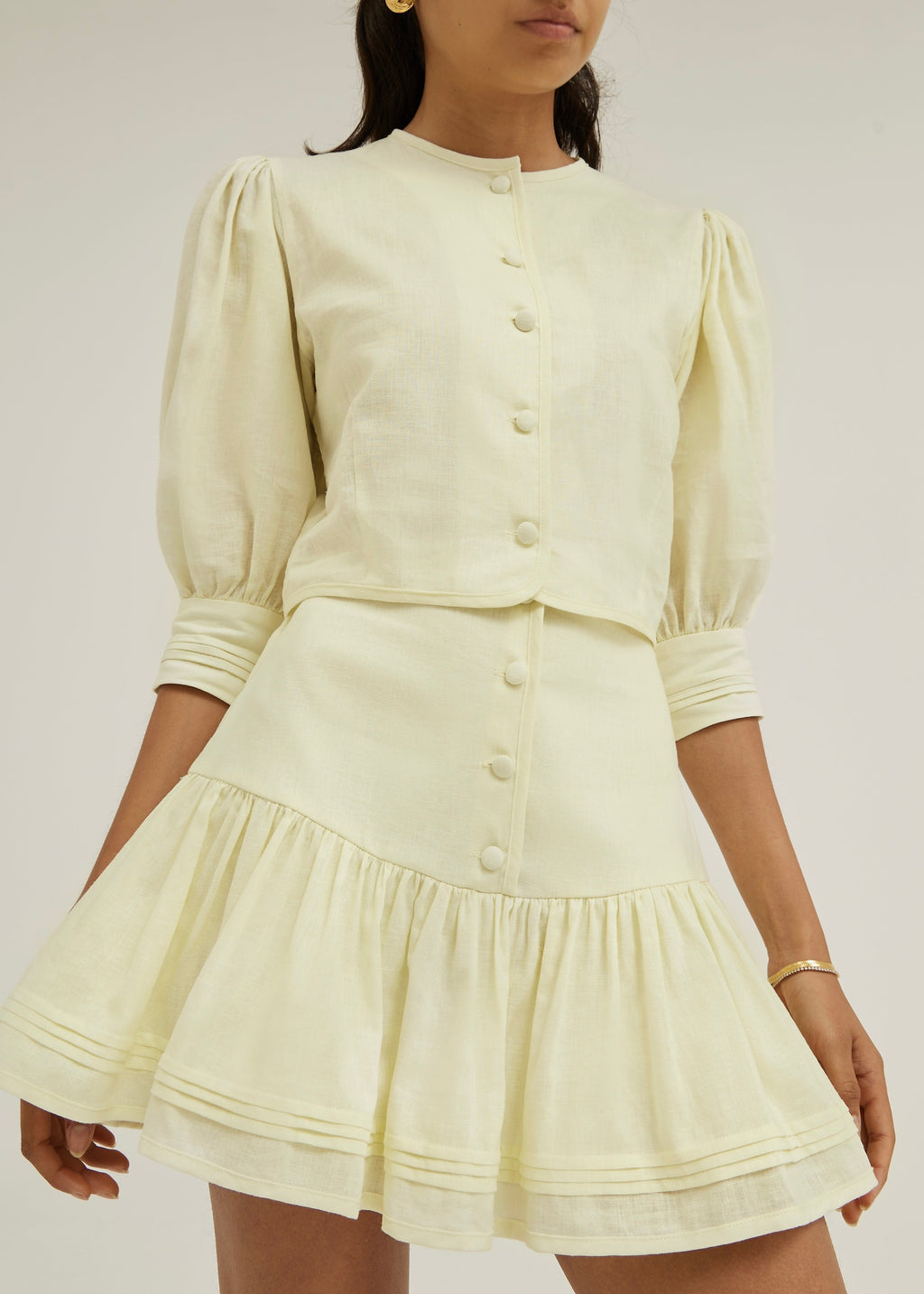 Falda-Short Laney de Lino con Volantes Escalonados | Amarillo Pastel