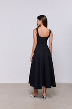 Vestido midi con escote cuadrado