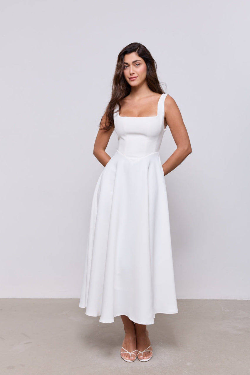 Vestido midi con escote cuadrado