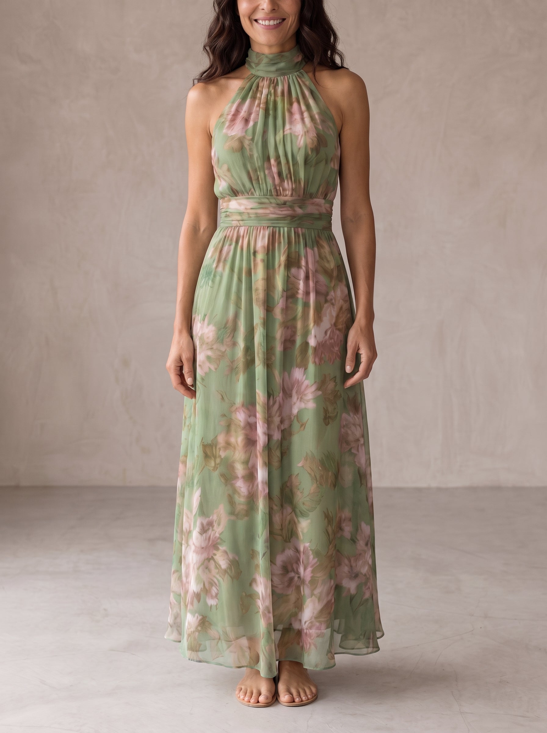 Livia | Elegante vestido largo con cuello halter y estampado floral