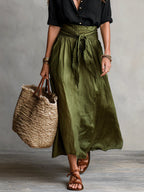 Vera | Conjunto de dos piezas: top negro y falda midi verde oliva