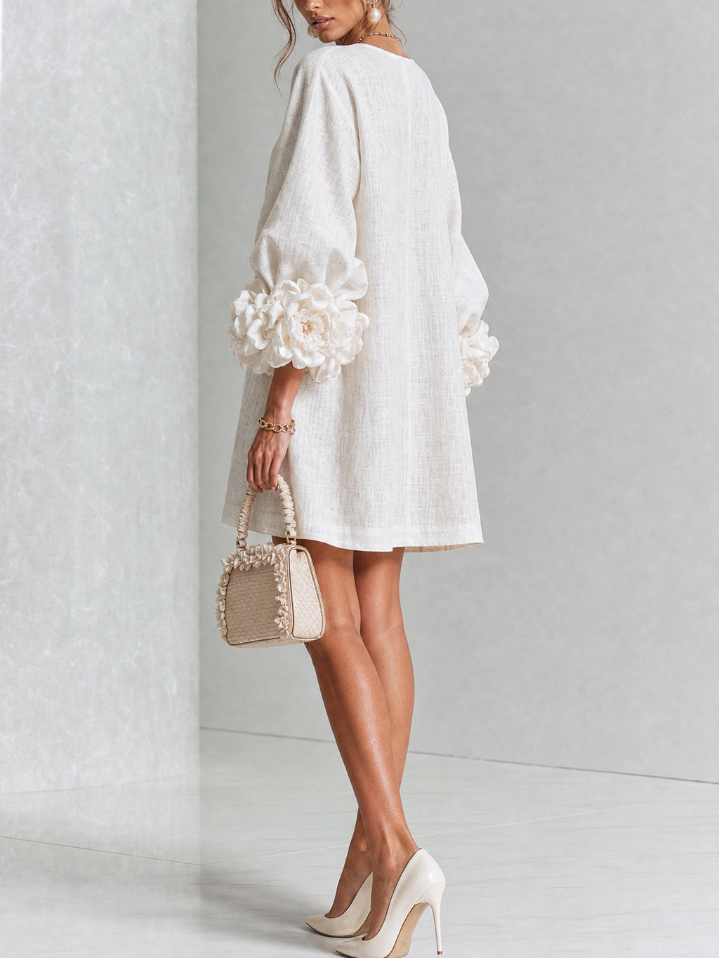 Vestido Mini Amara Elegante con Botones Florales
