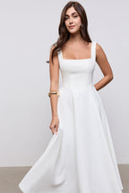 Vestido midi con escote cuadrado