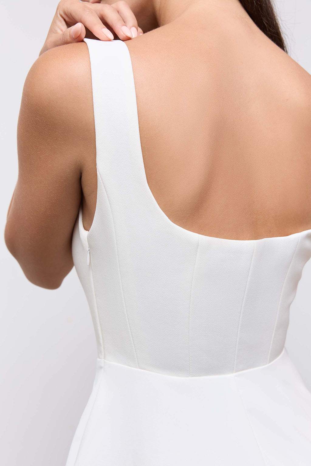 Vestido midi con escote cuadrado